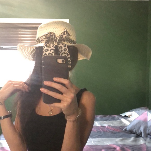 Leopard Sun Hat - Picture 2 of 5